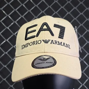 Gorra Armani crema logo negro